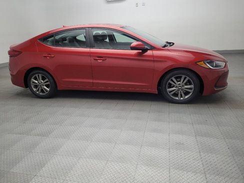 Used 2018 Hyundai Elantra SEL image 11