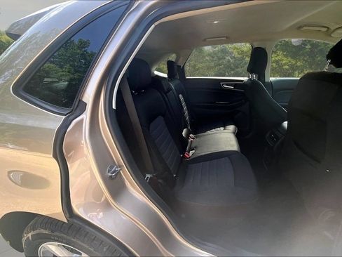 Certified 2021 Ford Edge SE FWD image 27