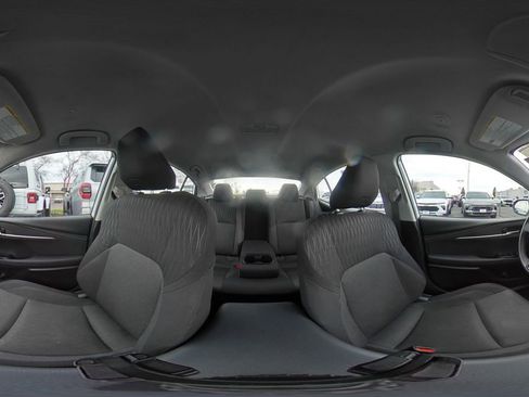 Used 2025 Toyota Camry LE image 40