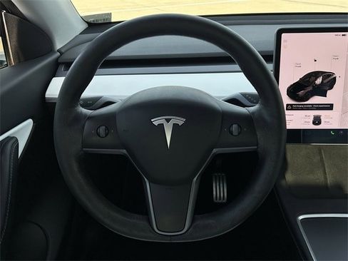 Used 2021 Tesla Model Y Performance image 12