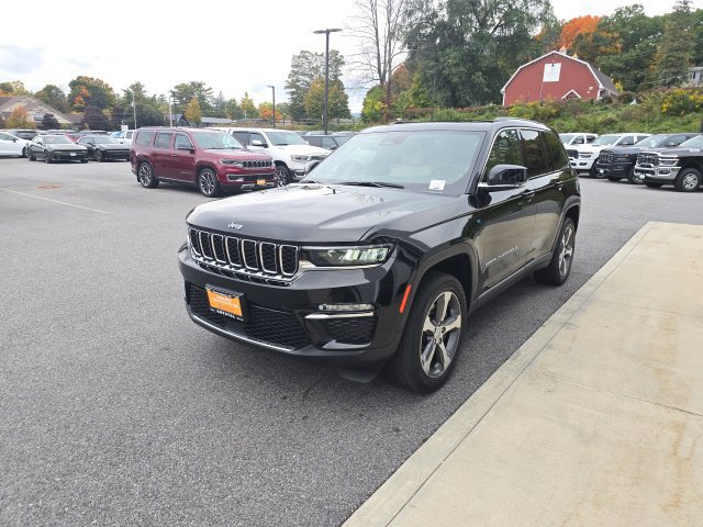 Used 2023 Jeep Grand Cherokee 4WD 4xe image 3