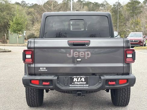 Used 2022 Jeep Gladiator Rubicon w/ LED Lighting Group AWD/4WD image 3