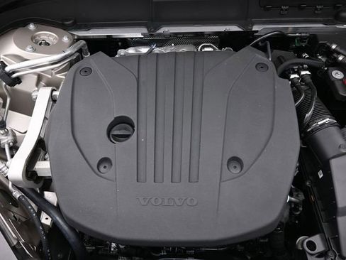 New 2026 Volvo XC60 B5 Plus w/ Protection Package Premier image 36