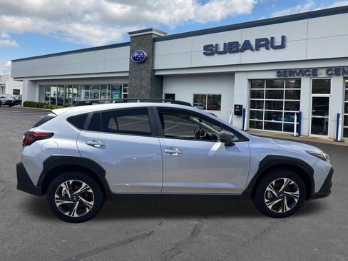 Used 2025 Subaru Crosstrek 2.0i Premium AWD/4WD image 8