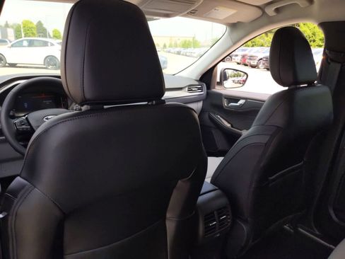 New 2024 Ford Escape SE FWD image 19