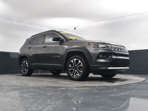 Used 2022 Jeep Compass Limited image 42