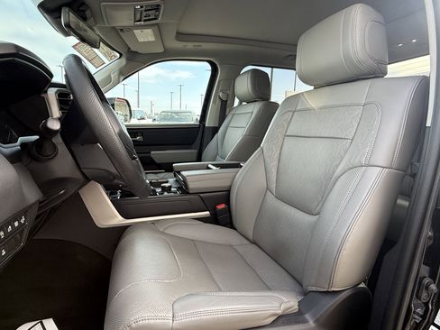 Used 2023 Toyota Tundra Limited image 7