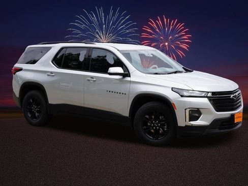 Certified 2022 Chevrolet Traverse LT w/ Midnight/Sport Edition AWD/4WD image 2
