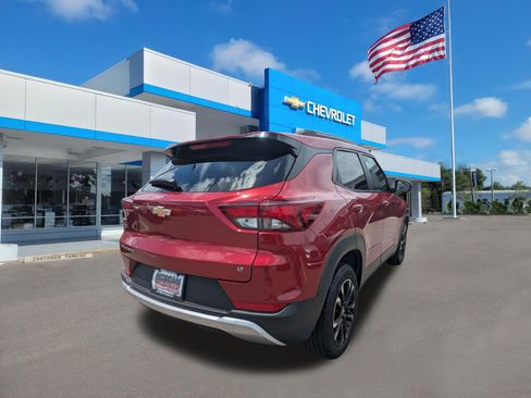 Used 2021 Chevrolet TrailBlazer LT AWD/4WD image 3