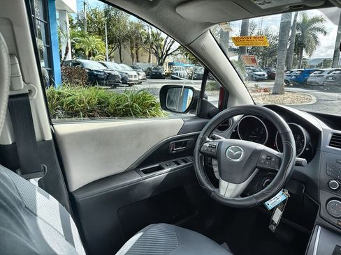 Used 2015 MAZDA MAZDA5 Grand Touring image 17