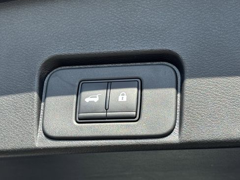 Used 2024 Nissan Rogue SL w/ SL Premium Package image 36