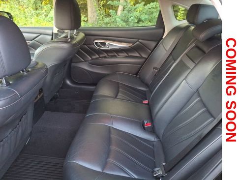 Used 2015 INFINITI Q70 L 3.7 w/ Deluxe Touring Package AWD/4WD image 11