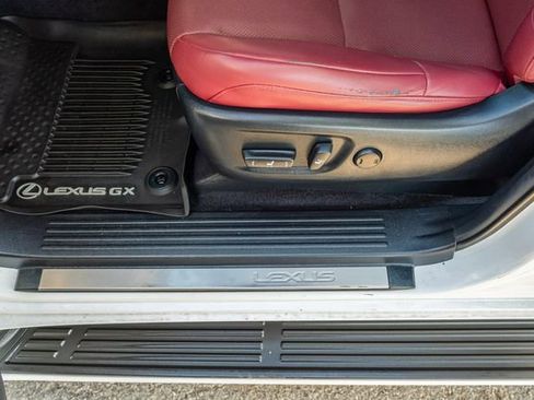 Used 2020 Lexus GX 460 Premium image 18