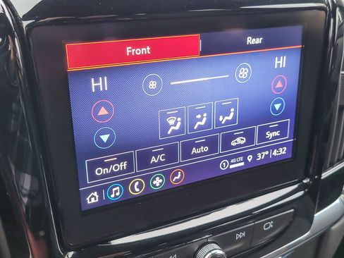 Used 2023 Chevrolet Traverse LT w/ LPO, Floor Liner Package image 13