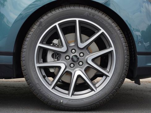 Used 2026 Land Rover Range Rover Velar Dynamic SE image 7