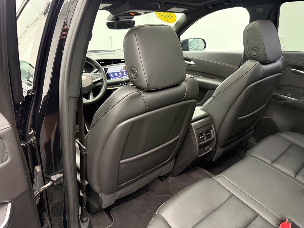 Used 2022 Cadillac XT4 Sport w/ Comfort Package AWD/4WD image 38