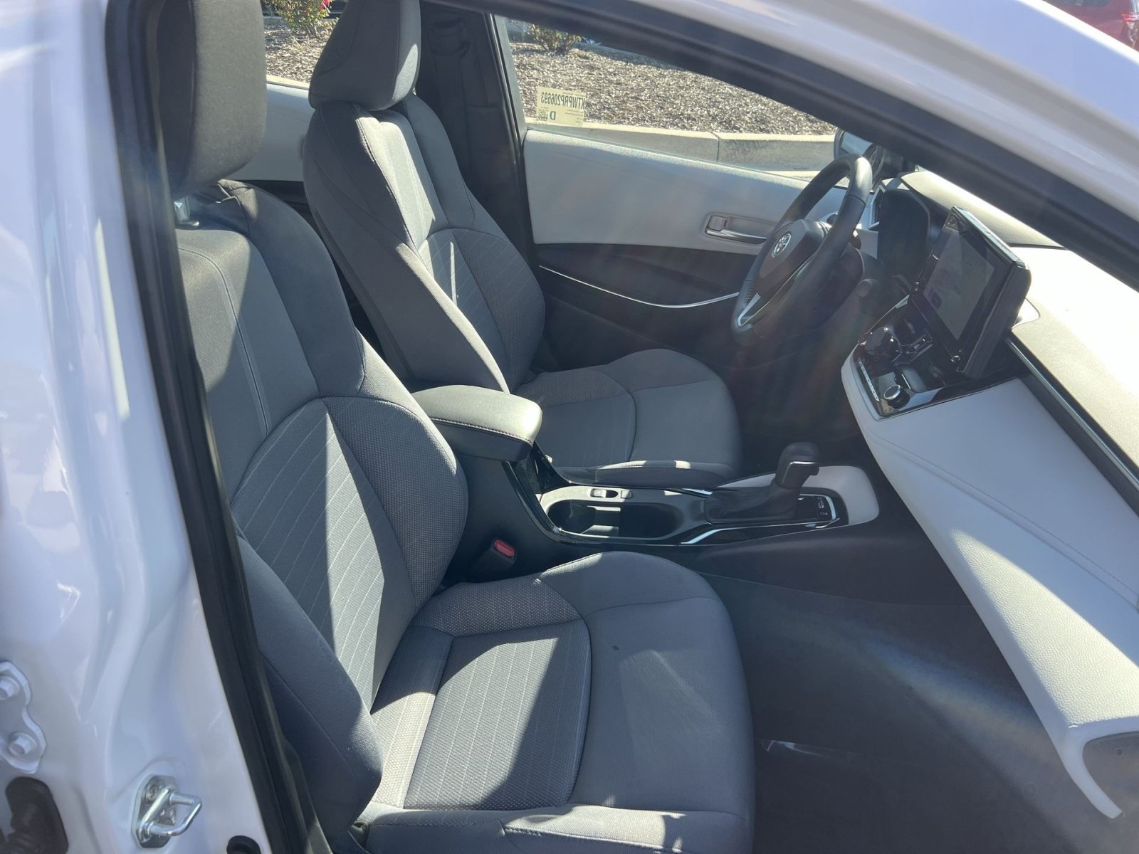 Used 2024 Toyota Corolla SE w/ SE Premium Package FWD image 24