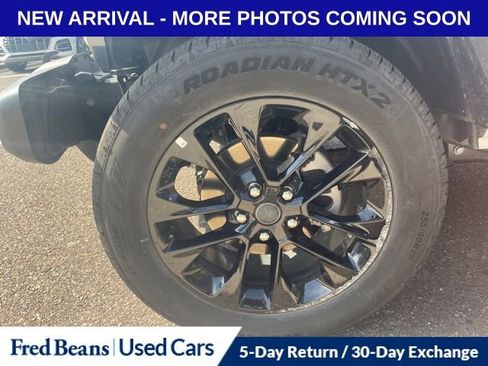 Used 2025 Jeep Wrangler Unlimited Sahara w/ Safety Group image 13