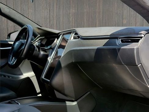 Used 2016 Tesla Model S 60 RWD image 19