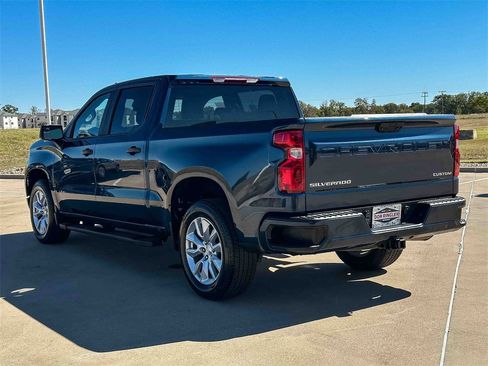 Used 2022 Chevrolet Silverado 1500 Custom image 5