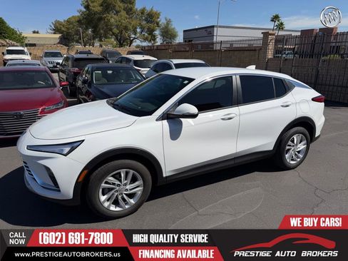 Used 2025 Buick Envista Preferred image 2