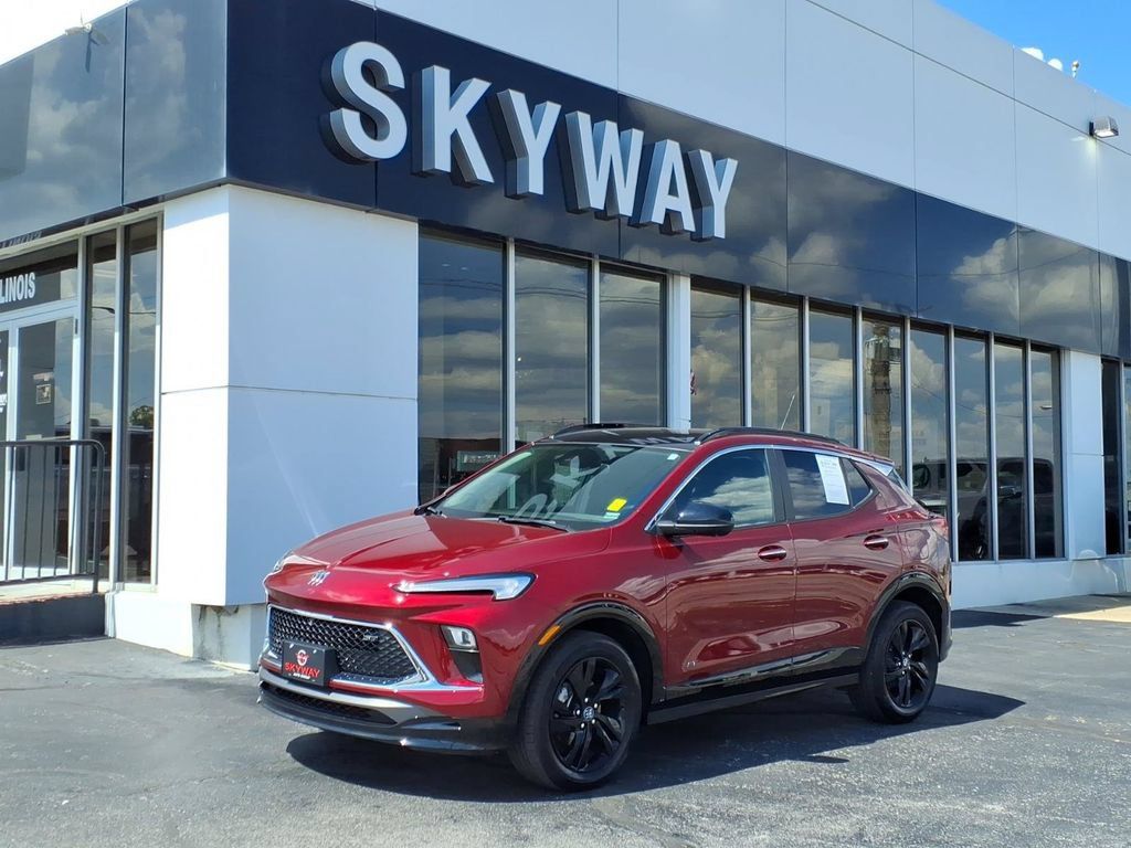 Used 2025 Buick Encore GX Sport Touring w/ Advanced Technology Package FWD image 1