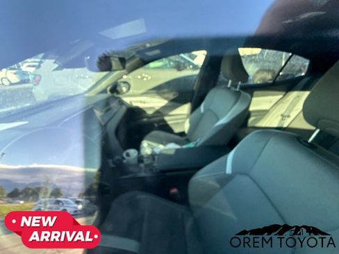 Used 2025 Toyota Camry SE w/ Convenience Package FWD image 20