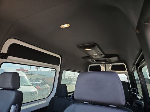 Used 2025 Mercedes-Benz Sprinter 2500 image 21