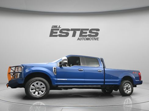 Used 2022 Ford F350 Platinum AWD/4WD image 3