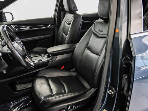 Used 2020 Cadillac XT6 Premium Luxury FWD image 28