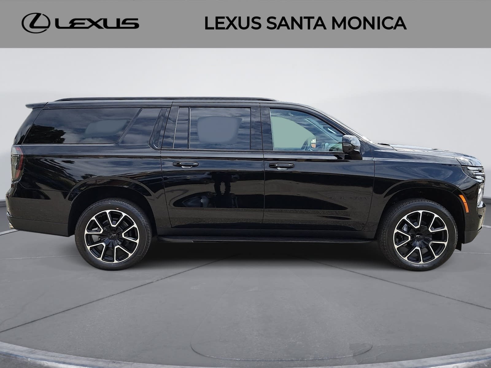Used 2026 Chevrolet Suburban RST w/ Comfort Package RWD image 4