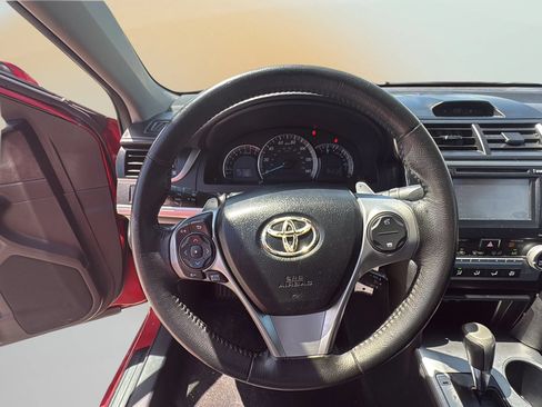 Used 2012 Toyota Camry SE FWD image 16