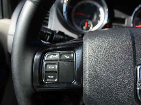 Used 2015 Dodge Grand Caravan SE image 15