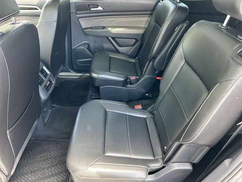 Used 2023 Volkswagen Atlas SE w/ Panoramic Sunroof Package FWD image 16