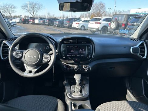 Certified 2023 Kia Soul LX image 9