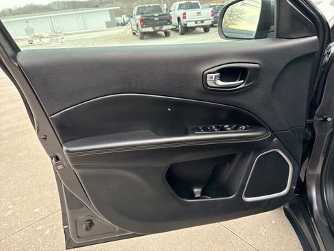 Used 2020 Jeep Compass Latitude image 20