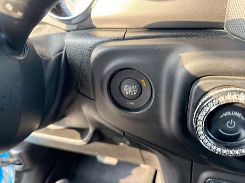Used 2021 Jeep Wrangler Sport image 17