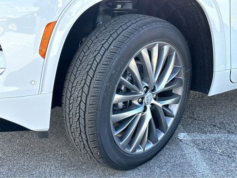 New 2026 Buick Enclave Avenir w/ Super Cruise Package FWD image 25
