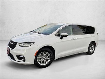 Used 2023 Chrysler Pacifica Touring-L