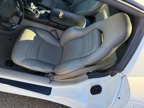 Used 2003 Chevrolet Corvette Coupe w/ Preferred Equipment Group image 17