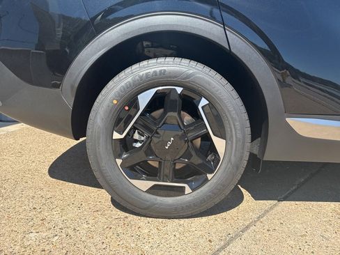 New 2026 Kia Sportage S image 9