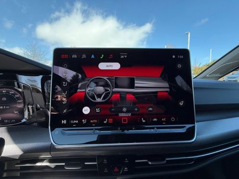 New 2026 Volkswagen Golf SE image 18