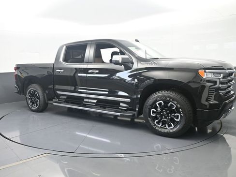 Used 2025 Chevrolet Silverado 1500 High Country image 8