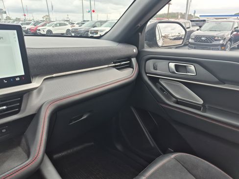 Used 2025 Ford Explorer ST image 22