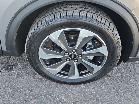 Used 2024 Ford Escape Platinum AWD/4WD image 11