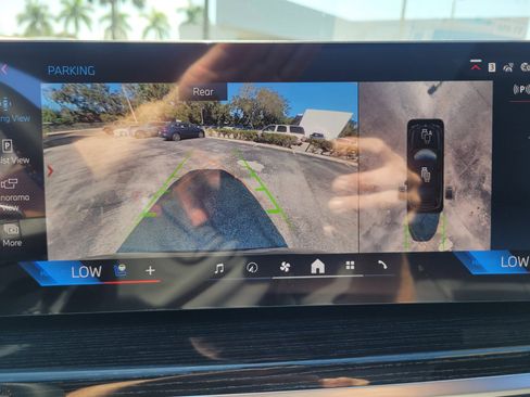 New 2026 BMW X7 M60i w/ Executive Package image 24