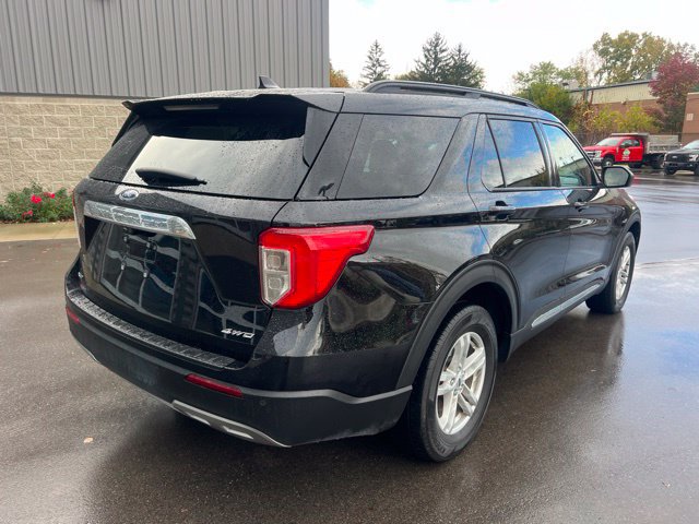 Used 2023 Ford Explorer XLT w/ Equipment Group 202A AWD/4WD image 5