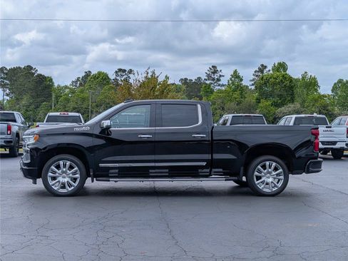 Used 2024 Chevrolet Silverado 1500 High Country w/ High Country Premium Package AWD/4WD image 2