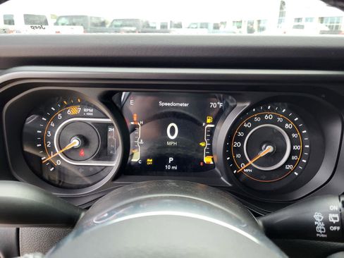 New 2026 Jeep Wrangler Unlimited Sahara AWD/4WD image 17