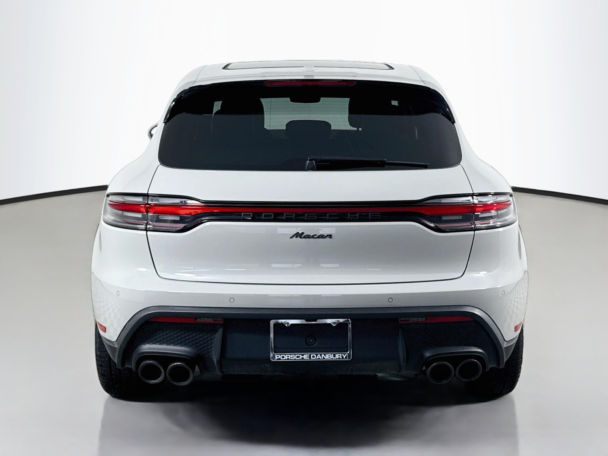 Certified 2023 Porsche Macan AWD/4WD image 10
